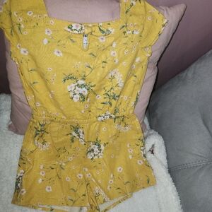 Girl's romper